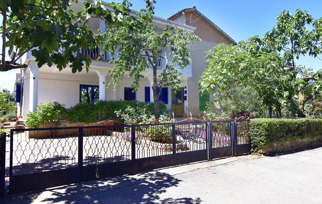 Apartments With A Parking Space Umag - 22813