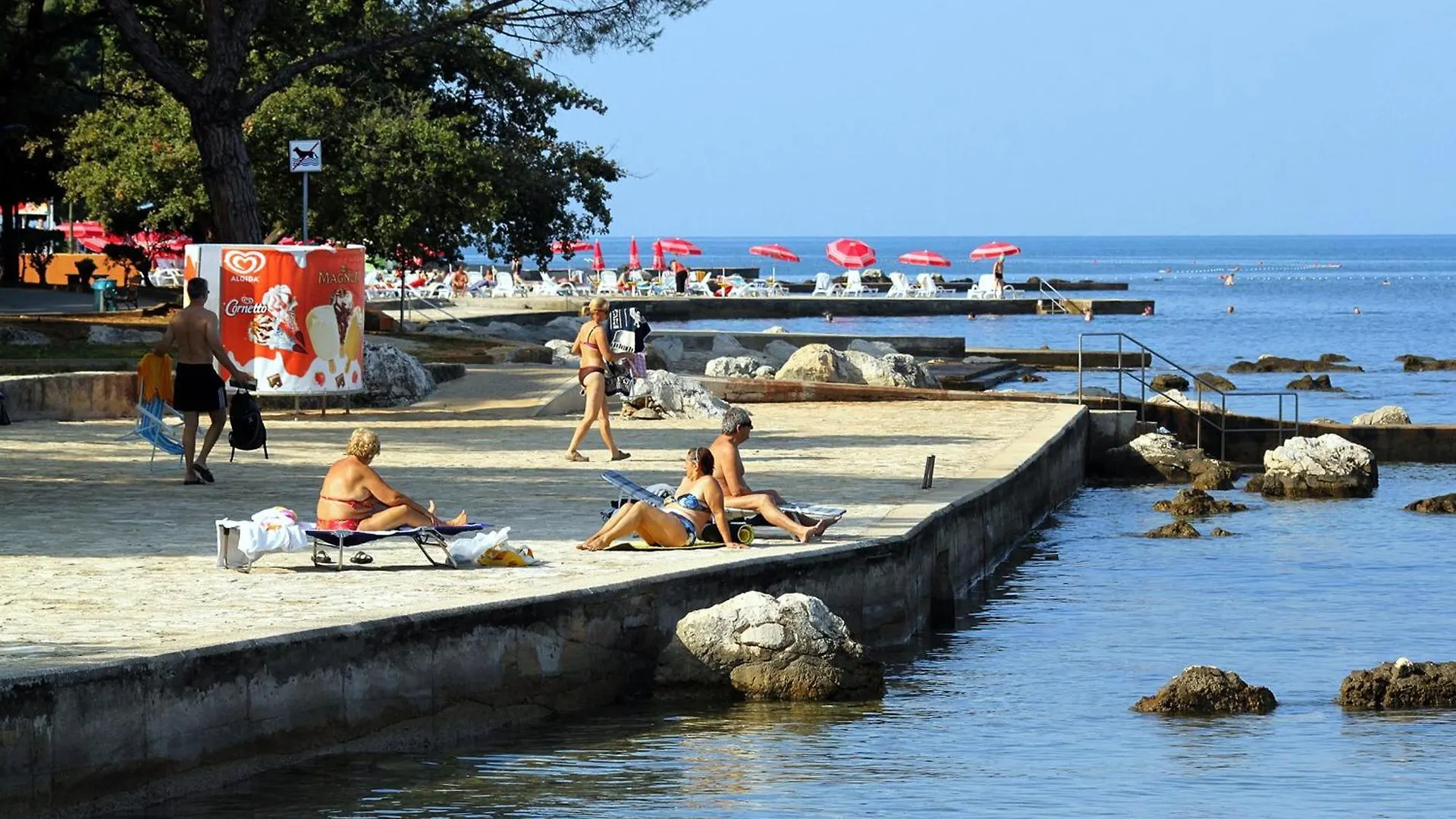 Apartments With A Parking Space Umag - 22813 Croatia